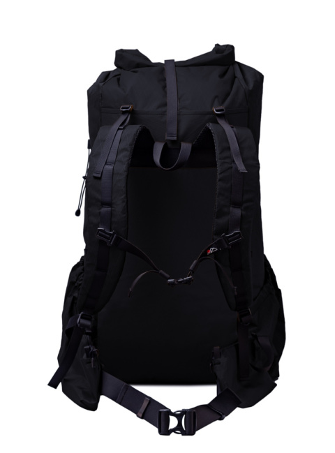 TRIPLE CROWN (black) TRIPLE CROWN (black)