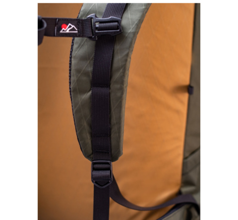 Triple Crown (coyote brown & dark green) Triple Crown (coyote brown & dark green)