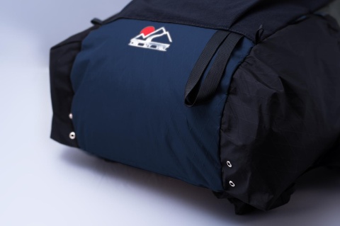 Triple Crown (newport navy)